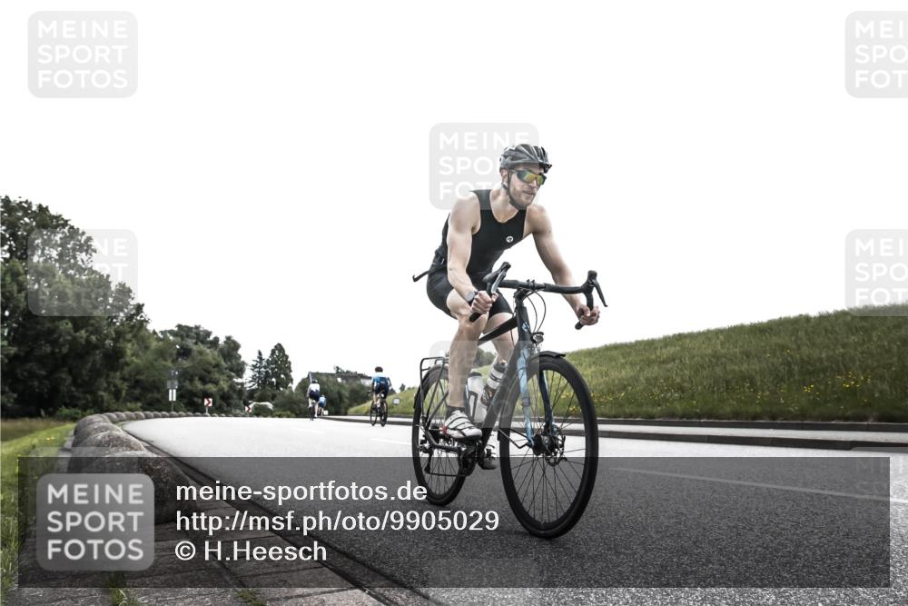 21.06.2026 - 29. Vierlanden-Triathlon H.Heesch http://msf.ph/oto/9905029 21.06.2026 11:01:33 Radfahren 706 meine-sportfotos.de