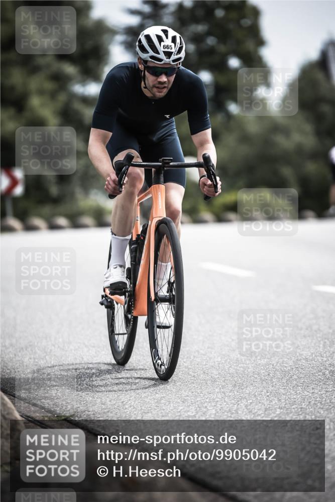 21.06.2026 - 29. Vierlanden-Triathlon H.Heesch http://msf.ph/oto/9905042 21.06.2026 11:37:43 Radfahren 105, 279, 665, 719, 895 meine-sportfotos.de