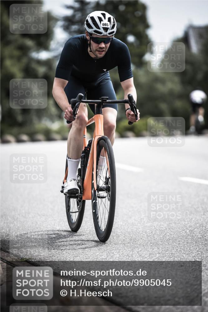 21.06.2026 - 29. Vierlanden-Triathlon H.Heesch http://msf.ph/oto/9905045 21.06.2026 11:37:43 Radfahren 105, 279, 665, 719, 895 meine-sportfotos.de