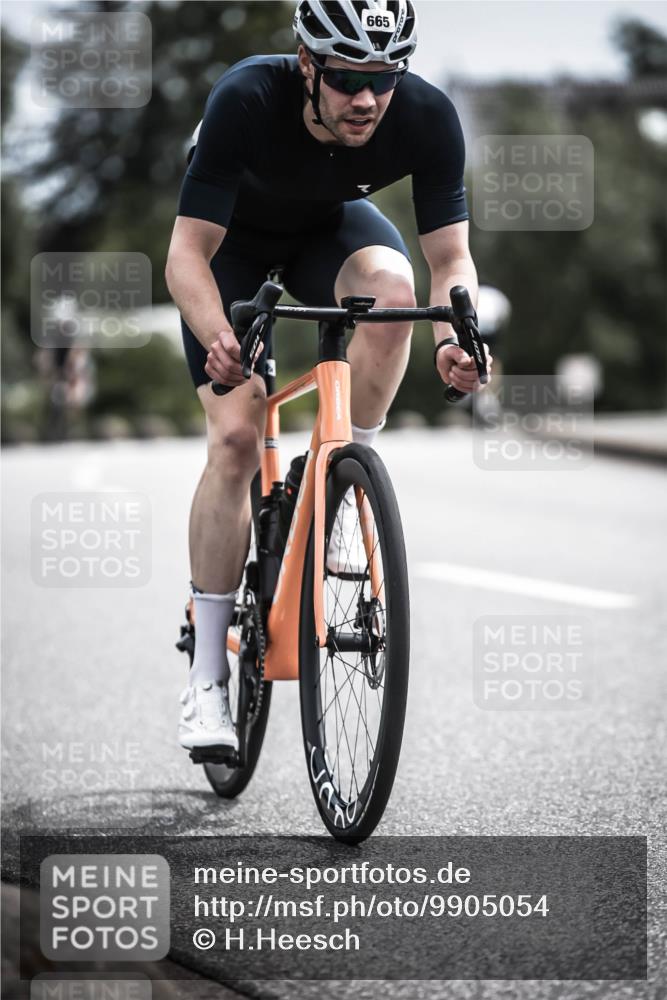21.06.2026 - 29. Vierlanden-Triathlon H.Heesch http://msf.ph/oto/9905054 21.06.2026 11:37:43 Radfahren 105, 279, 665, 719, 895 meine-sportfotos.de