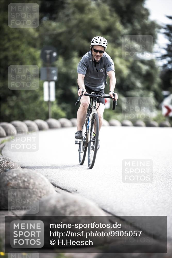 21.06.2026 - 29. Vierlanden-Triathlon H.Heesch http://msf.ph/oto/9905057 21.06.2026 11:37:48 Radfahren 105, 279, 706, 787, 895 meine-sportfotos.de