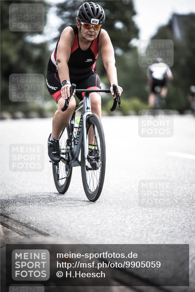 21.06.2026 - 29. Vierlanden-Triathlon H.Heesch http://msf.ph/oto/9905059 21.06.2026 11:40:08 Radfahren 87, 688, 850 meine-sportfotos.de