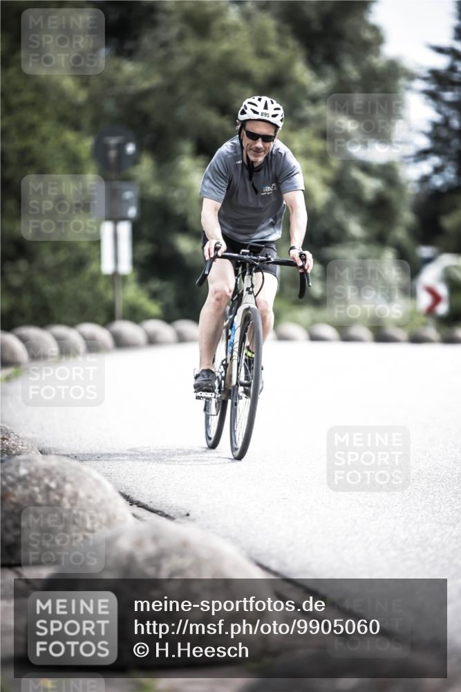 21.06.2026 - 29. Vierlanden-Triathlon H.Heesch http://msf.ph/oto/9905060 21.06.2026 11:37:49 Radfahren 279, 706, 787, 895 meine-sportfotos.de