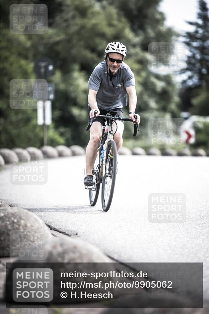 21.06.2026 - 29. Vierlanden-Triathlon H.Heesch http://msf.ph/oto/9905062 21.06.2026 11:37:49 Radfahren 279, 706, 787, 895 meine-sportfotos.de