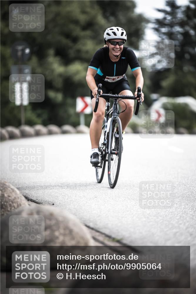 21.06.2026 - 29. Vierlanden-Triathlon H.Heesch http://msf.ph/oto/9905064 21.06.2026 11:40:17 Radfahren 232, 688 meine-sportfotos.de