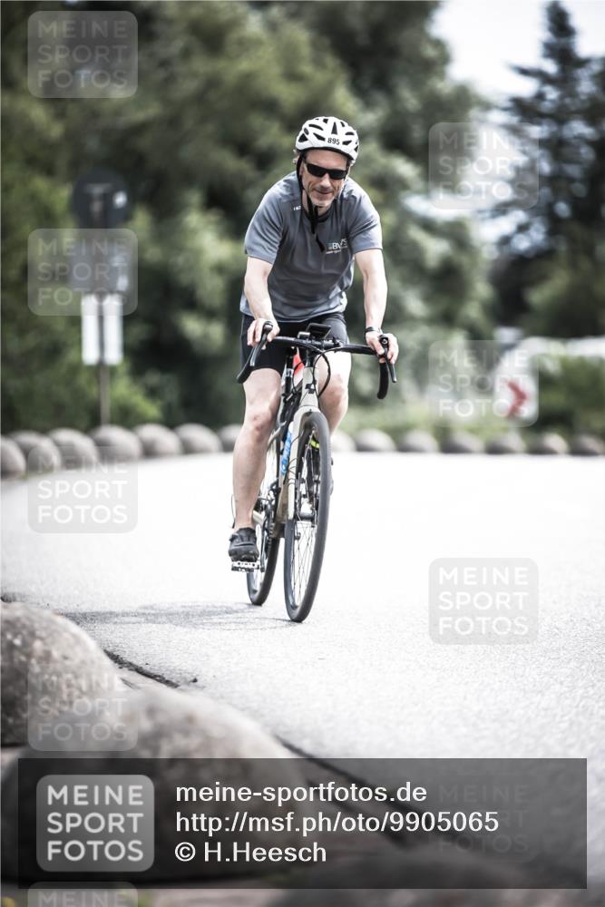 21.06.2026 - 29. Vierlanden-Triathlon H.Heesch http://msf.ph/oto/9905065 21.06.2026 11:37:49 Radfahren 279, 706, 787, 895 meine-sportfotos.de