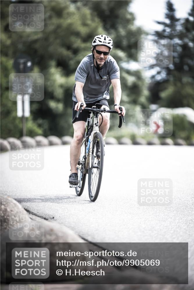21.06.2026 - 29. Vierlanden-Triathlon H.Heesch http://msf.ph/oto/9905069 21.06.2026 11:37:49 Radfahren 279, 706, 787, 895 meine-sportfotos.de