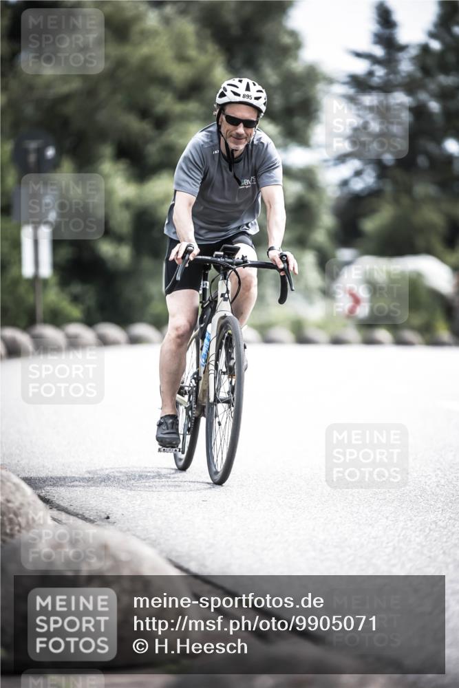 21.06.2026 - 29. Vierlanden-Triathlon H.Heesch http://msf.ph/oto/9905071 21.06.2026 11:37:49 Radfahren 279, 706, 787, 895 meine-sportfotos.de