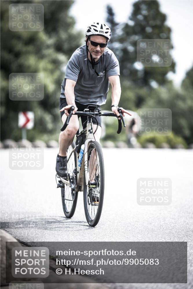 21.06.2026 - 29. Vierlanden-Triathlon H.Heesch http://msf.ph/oto/9905083 21.06.2026 11:37:49 Radfahren 279, 706, 787, 895 meine-sportfotos.de