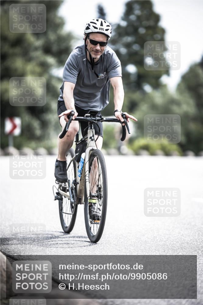 21.06.2026 - 29. Vierlanden-Triathlon H.Heesch http://msf.ph/oto/9905086 21.06.2026 11:37:49 Radfahren 279, 706, 787, 895 meine-sportfotos.de