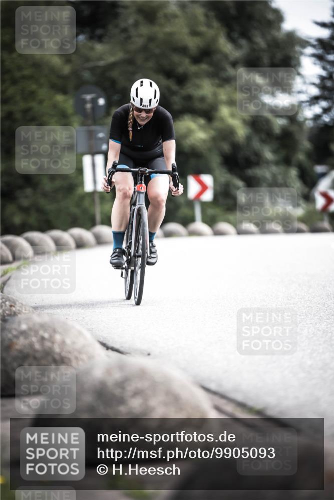 21.06.2026 - 29. Vierlanden-Triathlon H.Heesch http://msf.ph/oto/9905093 21.06.2026 11:41:06 Radfahren 709, 853 meine-sportfotos.de