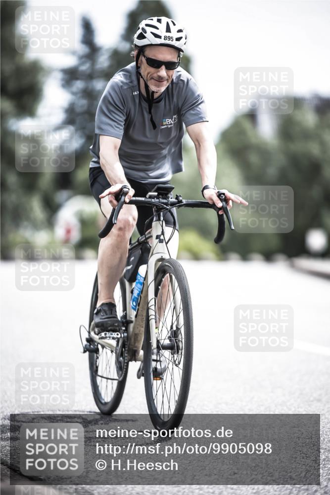 21.06.2026 - 29. Vierlanden-Triathlon H.Heesch http://msf.ph/oto/9905098 21.06.2026 11:37:49 Radfahren 279, 706, 787, 895 meine-sportfotos.de