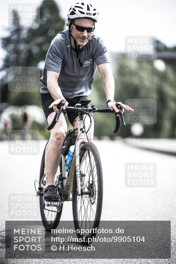 21.06.2026 - 29. Vierlanden-Triathlon H.Heesch http://msf.ph/oto/9905104 21.06.2026 11:37:49 Radfahren 279, 706, 787, 895 meine-sportfotos.de