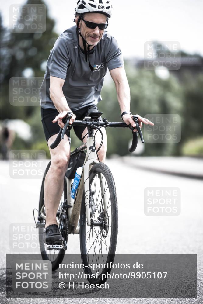 21.06.2026 - 29. Vierlanden-Triathlon H.Heesch http://msf.ph/oto/9905107 21.06.2026 11:37:49 Radfahren 279, 706, 787, 895 meine-sportfotos.de