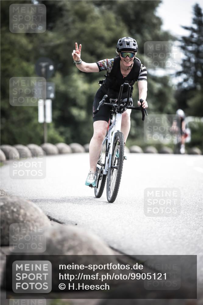 21.06.2026 - 29. Vierlanden-Triathlon H.Heesch http://msf.ph/oto/9905121 21.06.2026 11:41:28 Radfahren 137, 236, 299, 643, 649, 652, 659, 744, 855 meine-sportfotos.de