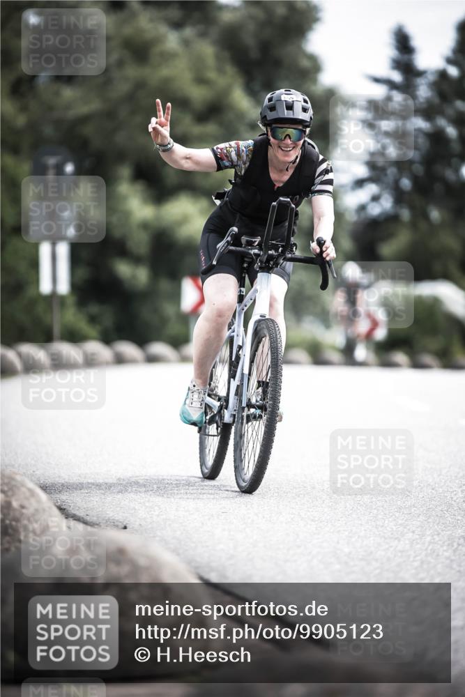 21.06.2026 - 29. Vierlanden-Triathlon H.Heesch http://msf.ph/oto/9905123 21.06.2026 11:41:28 Radfahren 137, 236, 299, 643, 649, 652, 659, 744, 855 meine-sportfotos.de