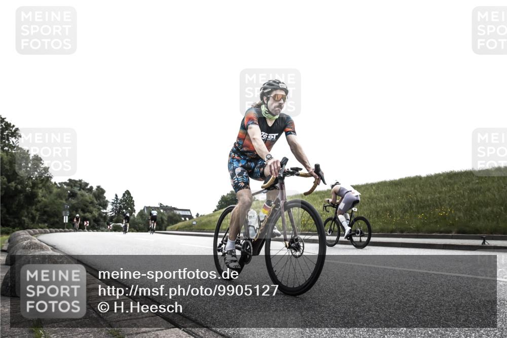 21.06.2026 - 29. Vierlanden-Triathlon H.Heesch http://msf.ph/oto/9905127 21.06.2026 11:03:21 Radfahren 366, 657 meine-sportfotos.de