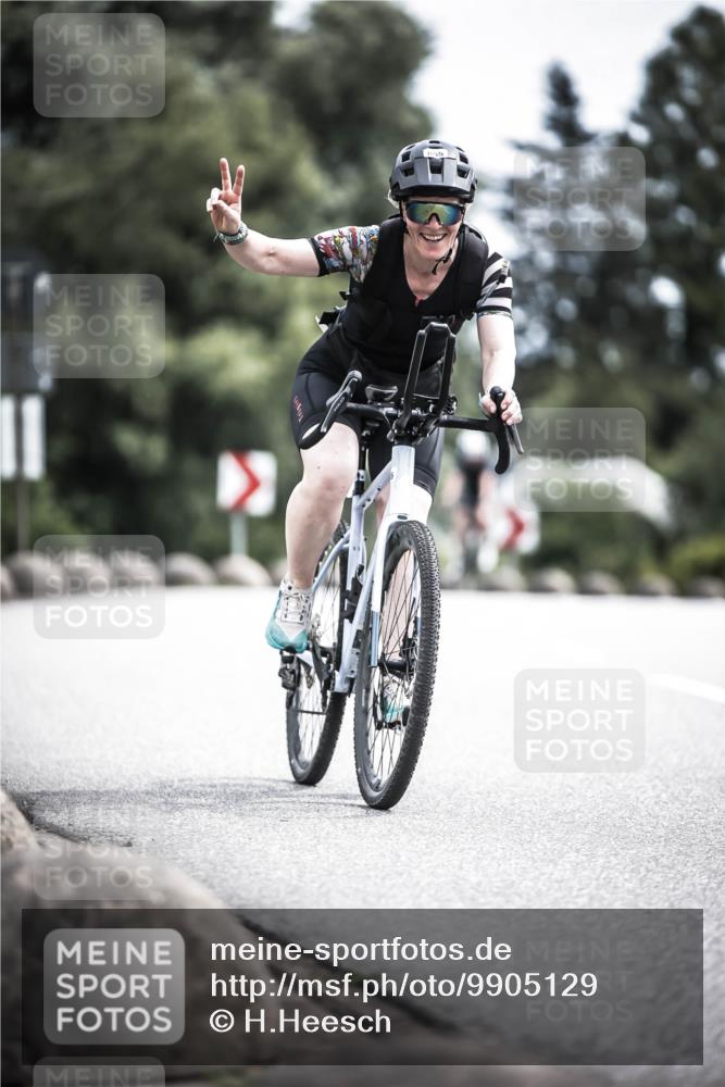 21.06.2026 - 29. Vierlanden-Triathlon H.Heesch http://msf.ph/oto/9905129 21.06.2026 11:41:28 Radfahren 137, 236, 299, 643, 649, 652, 659, 744, 855 meine-sportfotos.de