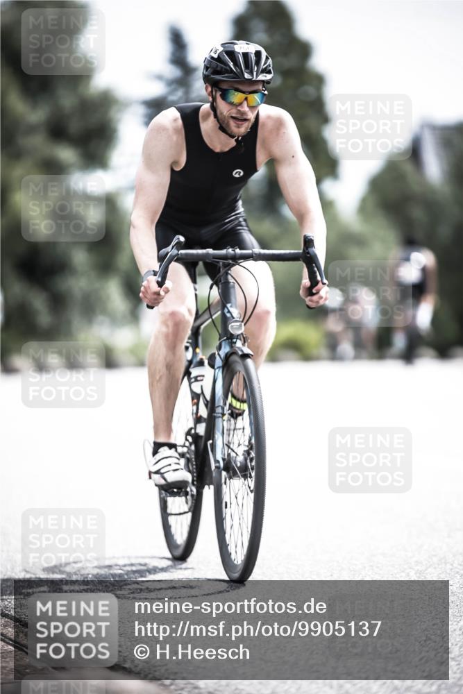 21.06.2026 - 29. Vierlanden-Triathlon H.Heesch http://msf.ph/oto/9905137 21.06.2026 11:37:56 Radfahren 637, 693, 706, 787 meine-sportfotos.de