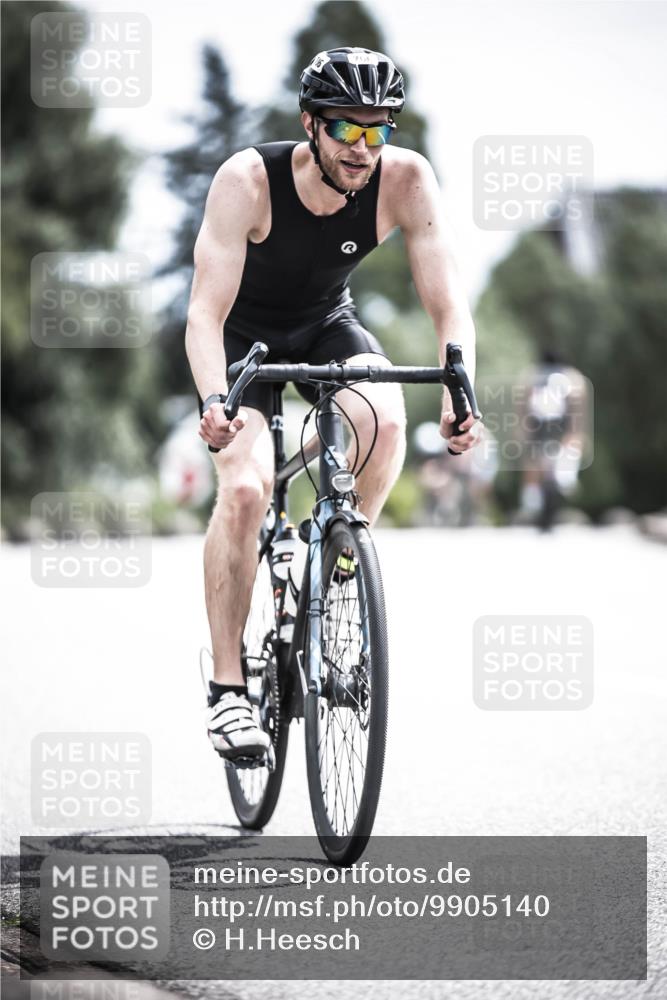 21.06.2026 - 29. Vierlanden-Triathlon H.Heesch http://msf.ph/oto/9905140 21.06.2026 11:37:56 Radfahren 637, 693, 706, 787 meine-sportfotos.de