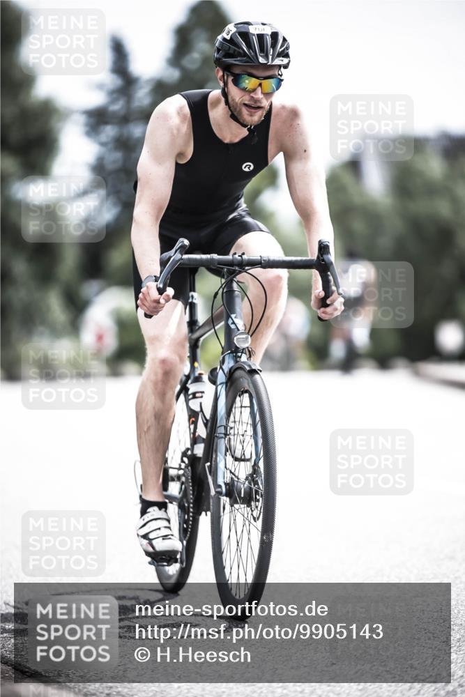 21.06.2026 - 29. Vierlanden-Triathlon H.Heesch http://msf.ph/oto/9905143 21.06.2026 11:37:56 Radfahren 637, 693, 706, 787 meine-sportfotos.de