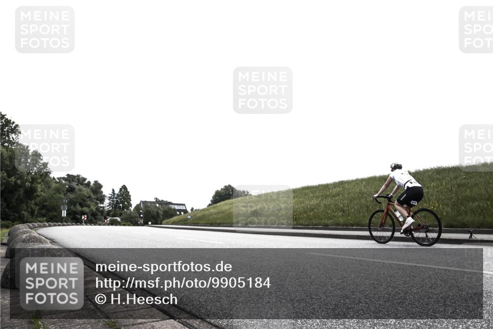 21.06.2026 - 29. Vierlanden-Triathlon H.Heesch http://msf.ph/oto/9905184 21.06.2026 11:03:34 Radfahren 482, 484 meine-sportfotos.de