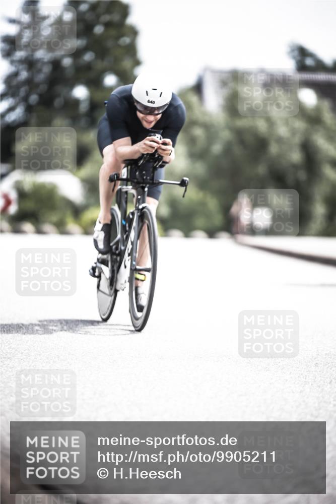 21.06.2026 - 29. Vierlanden-Triathlon H.Heesch http://msf.ph/oto/9905211 21.06.2026 11:38:11 Radfahren 230, 640, 666, 814 meine-sportfotos.de