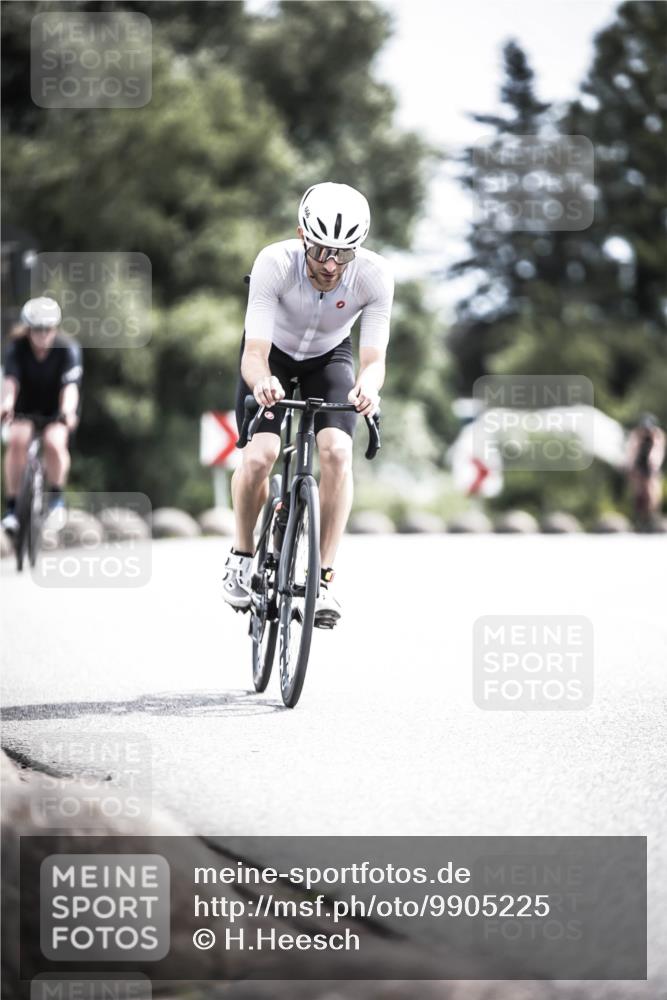 21.06.2026 - 29. Vierlanden-Triathlon H.Heesch http://msf.ph/oto/9905225 21.06.2026 11:38:13 Radfahren 230, 640, 666, 871 meine-sportfotos.de