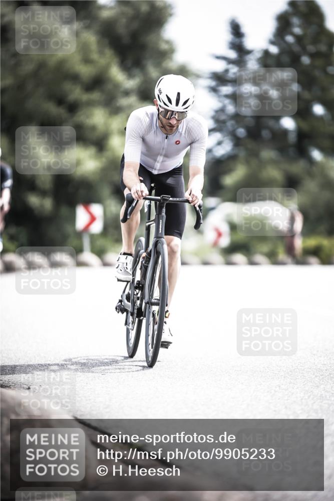 21.06.2026 - 29. Vierlanden-Triathlon H.Heesch http://msf.ph/oto/9905233 21.06.2026 11:38:13 Radfahren 230, 640, 666, 871 meine-sportfotos.de
