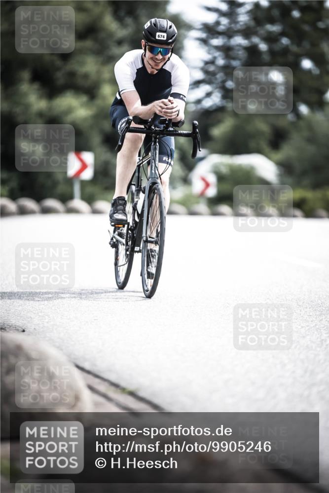 21.06.2026 - 29. Vierlanden-Triathlon H.Heesch http://msf.ph/oto/9905246 21.06.2026 11:41:52 Radfahren 133, 636, 674, 726 meine-sportfotos.de