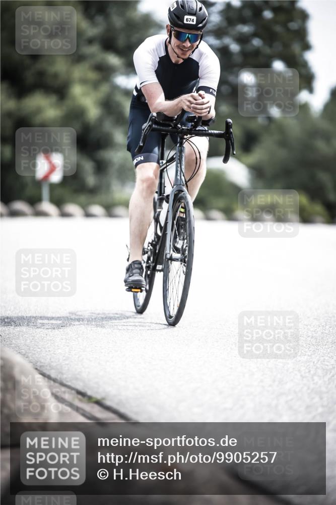 21.06.2026 - 29. Vierlanden-Triathlon H.Heesch http://msf.ph/oto/9905257 21.06.2026 11:41:52 Radfahren 133, 636, 674, 726 meine-sportfotos.de