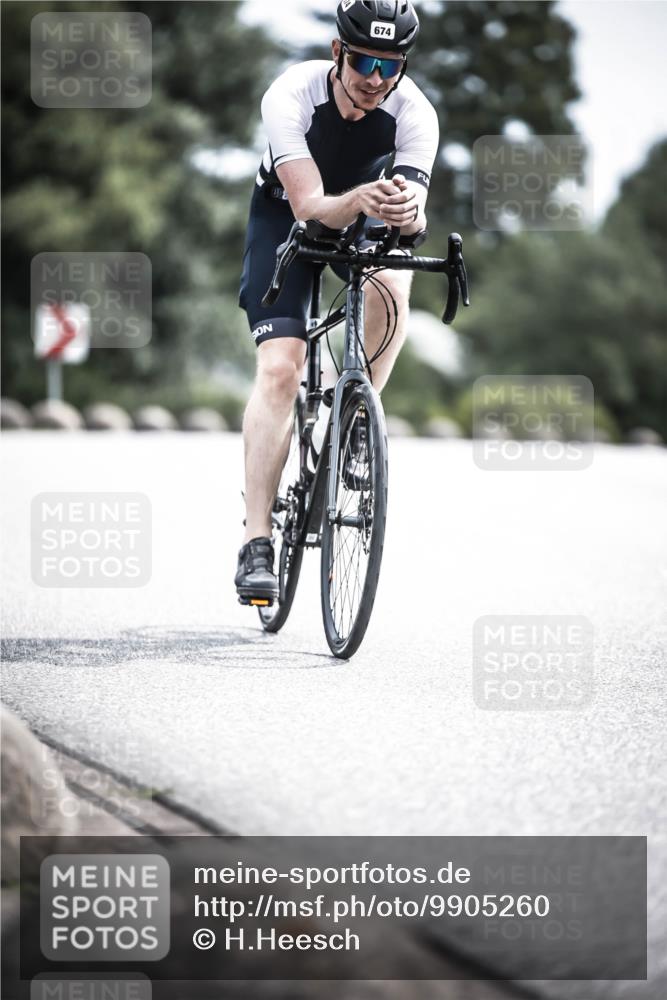21.06.2026 - 29. Vierlanden-Triathlon H.Heesch http://msf.ph/oto/9905260 21.06.2026 11:41:52 Radfahren 133, 636, 674, 726 meine-sportfotos.de