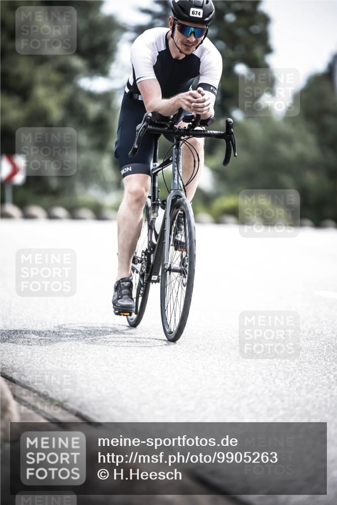 21.06.2026 - 29. Vierlanden-Triathlon H.Heesch http://msf.ph/oto/9905263 21.06.2026 11:41:52 Radfahren 133, 636, 674, 726 meine-sportfotos.de