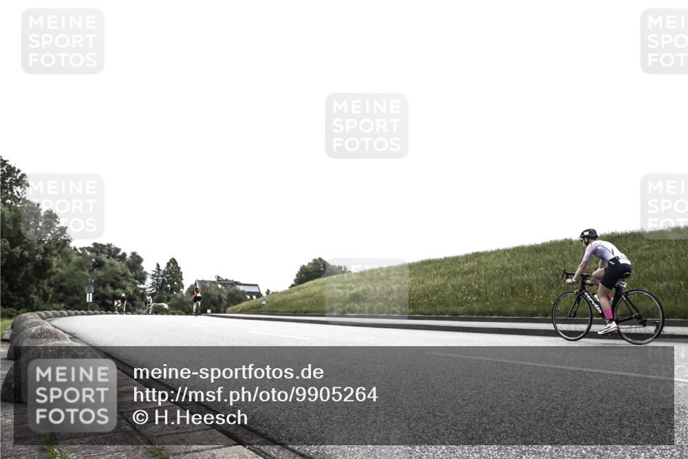 21.06.2026 - 29. Vierlanden-Triathlon H.Heesch http://msf.ph/oto/9905264 21.06.2026 11:04:38 Radfahren 27, 178, 223, 560, 586, 1357 meine-sportfotos.de