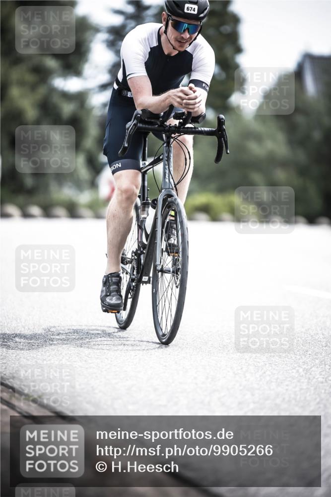21.06.2026 - 29. Vierlanden-Triathlon H.Heesch http://msf.ph/oto/9905266 21.06.2026 11:41:52 Radfahren 133, 636, 674, 726 meine-sportfotos.de