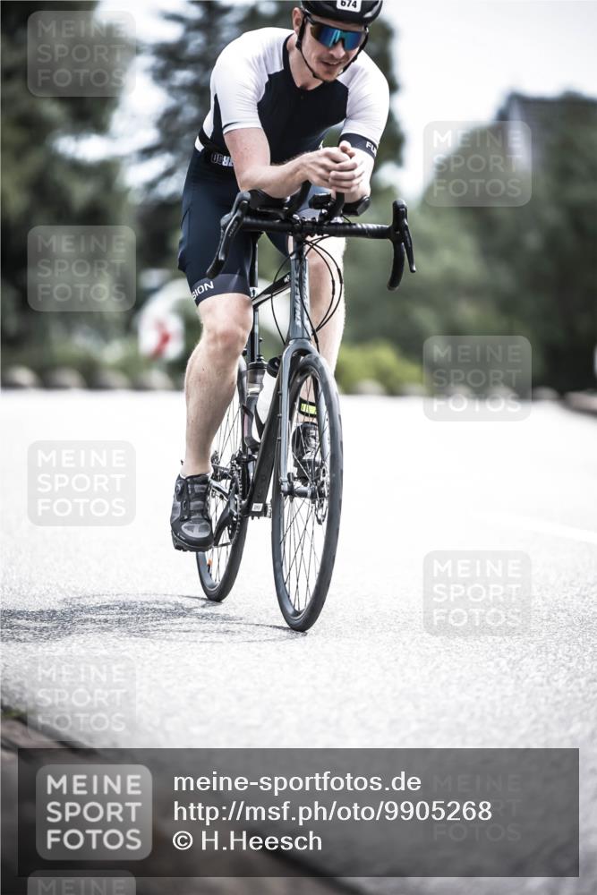 21.06.2026 - 29. Vierlanden-Triathlon H.Heesch http://msf.ph/oto/9905268 21.06.2026 11:41:52 Radfahren 133, 636, 674, 726 meine-sportfotos.de