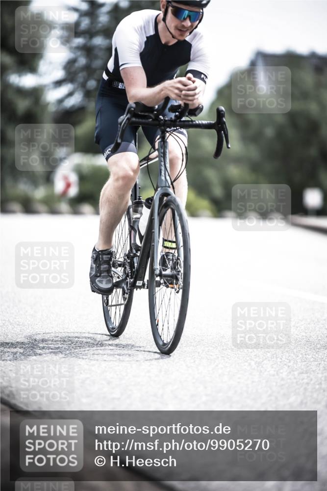 21.06.2026 - 29. Vierlanden-Triathlon H.Heesch http://msf.ph/oto/9905270 21.06.2026 11:41:53 Radfahren 133, 636, 674 meine-sportfotos.de