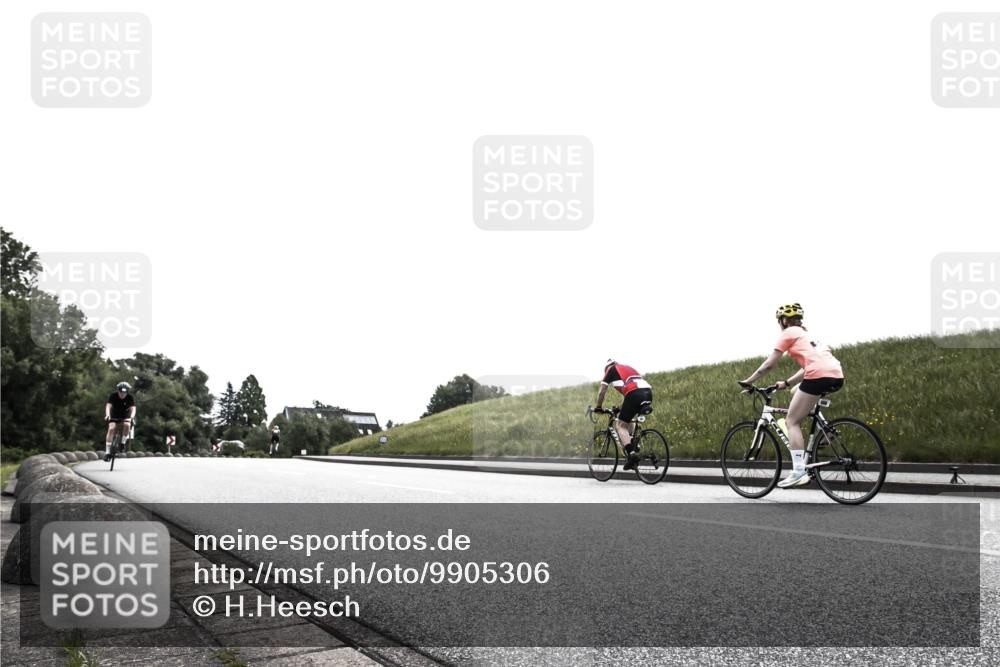 21.06.2026 - 29. Vierlanden-Triathlon H.Heesch http://msf.ph/oto/9905306 21.06.2026 11:04:59 Radfahren 46, 64, 523, 739 meine-sportfotos.de
