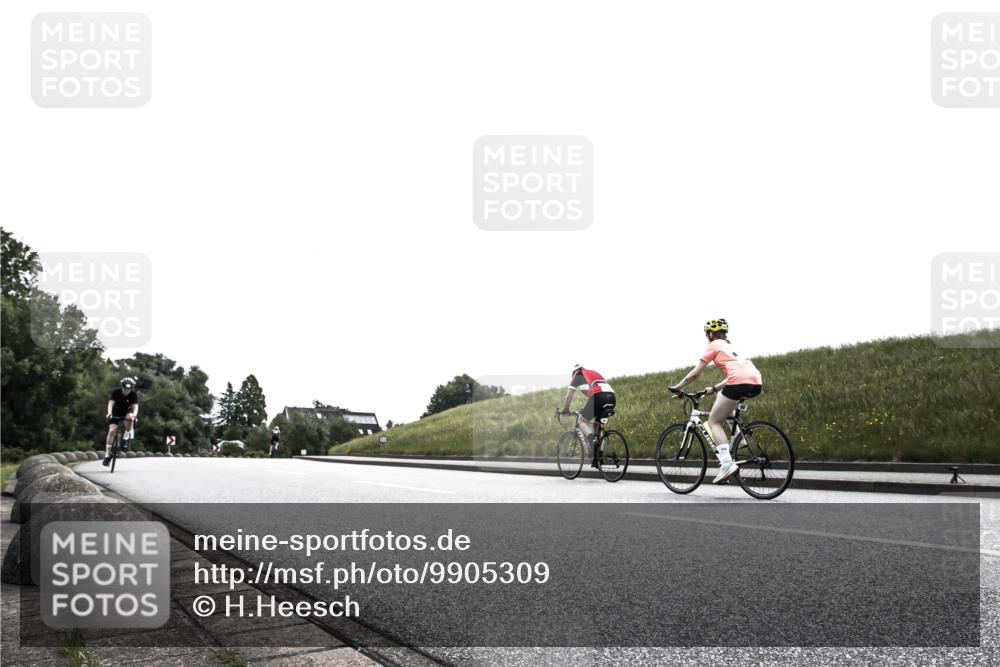 21.06.2026 - 29. Vierlanden-Triathlon H.Heesch http://msf.ph/oto/9905309 21.06.2026 11:04:59 Radfahren 46, 64, 523, 739 meine-sportfotos.de