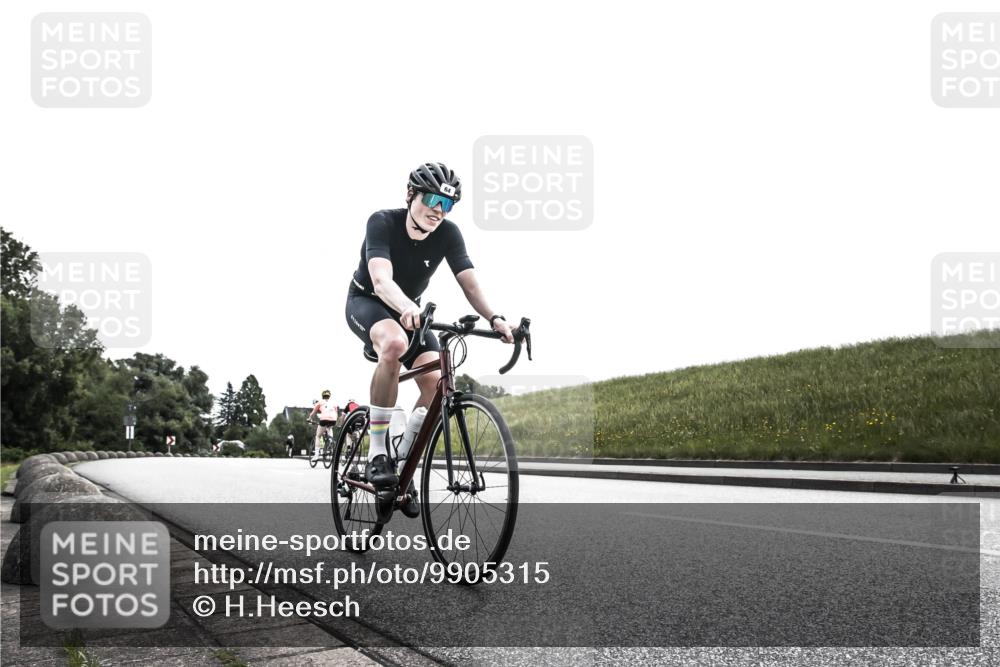 21.06.2026 - 29. Vierlanden-Triathlon H.Heesch http://msf.ph/oto/9905315 21.06.2026 11:05:01 Radfahren 64, 523, 559, 576 meine-sportfotos.de