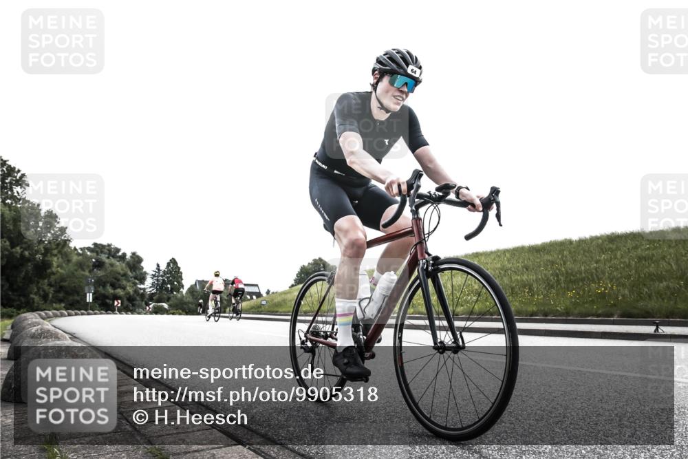 21.06.2026 - 29. Vierlanden-Triathlon H.Heesch http://msf.ph/oto/9905318 21.06.2026 11:05:01 Radfahren 64, 523, 559, 576 meine-sportfotos.de