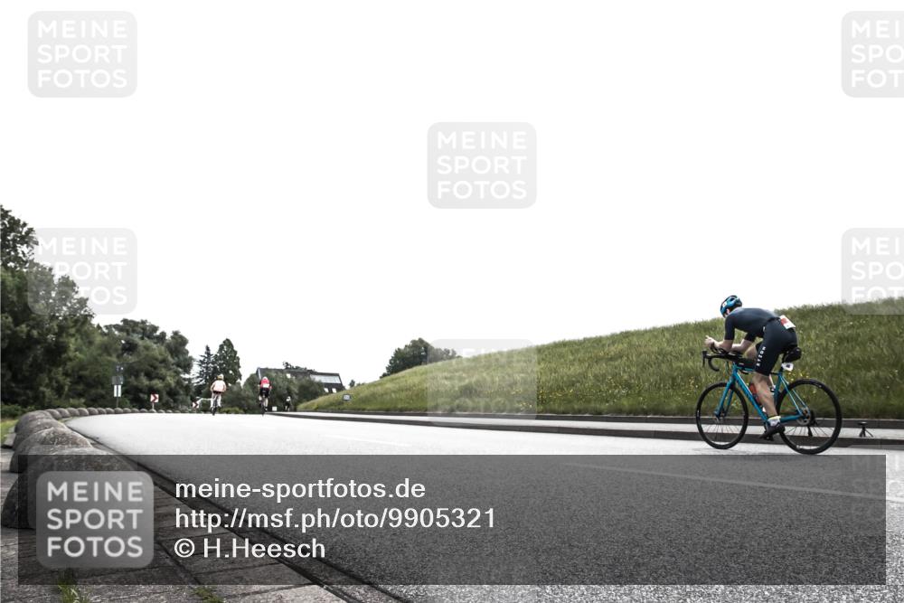 21.06.2026 - 29. Vierlanden-Triathlon H.Heesch http://msf.ph/oto/9905321 21.06.2026 11:05:02 Radfahren 64, 523, 559, 576 meine-sportfotos.de