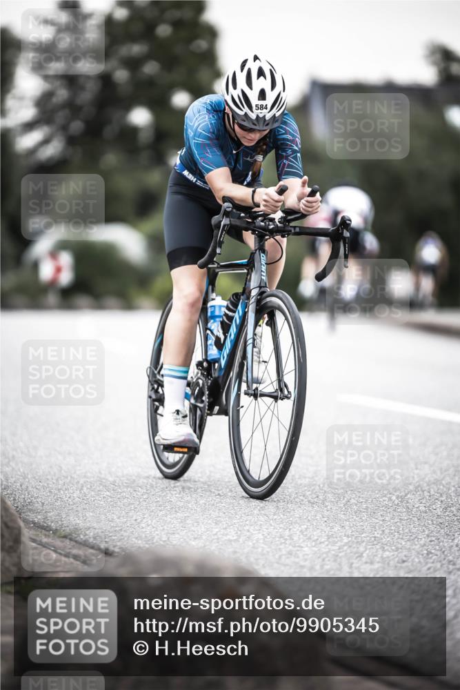 21.06.2026 - 29. Vierlanden-Triathlon H.Heesch http://msf.ph/oto/9905345 21.06.2026 10:23:56 Radfahren 200, 293, 584 meine-sportfotos.de