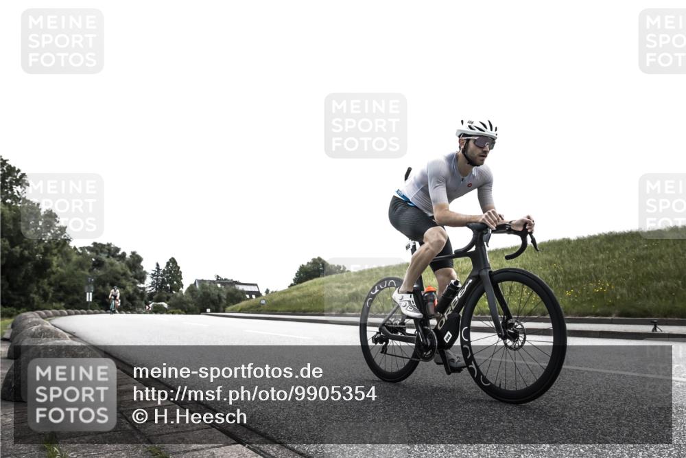 21.06.2026 - 29. Vierlanden-Triathlon H.Heesch http://msf.ph/oto/9905354 21.06.2026 11:05:56 Radfahren 176, 512, 666, 726 meine-sportfotos.de