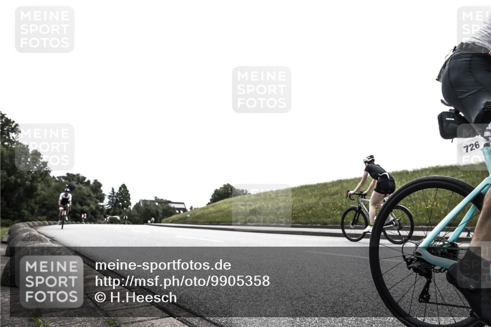21.06.2026 - 29. Vierlanden-Triathlon H.Heesch http://msf.ph/oto/9905358 21.06.2026 11:05:59 Radfahren 133, 726 meine-sportfotos.de