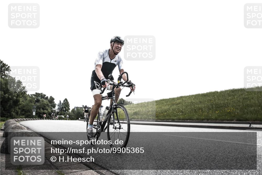 21.06.2026 - 29. Vierlanden-Triathlon H.Heesch http://msf.ph/oto/9905365 21.06.2026 11:06:01 Radfahren 133, 505, 726 meine-sportfotos.de