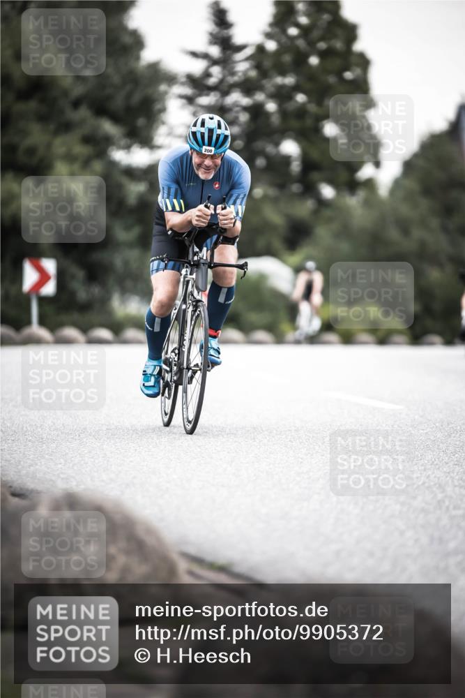 21.06.2026 - 29. Vierlanden-Triathlon H.Heesch http://msf.ph/oto/9905372 21.06.2026 10:23:58 Radfahren 200, 293, 496, 584 meine-sportfotos.de