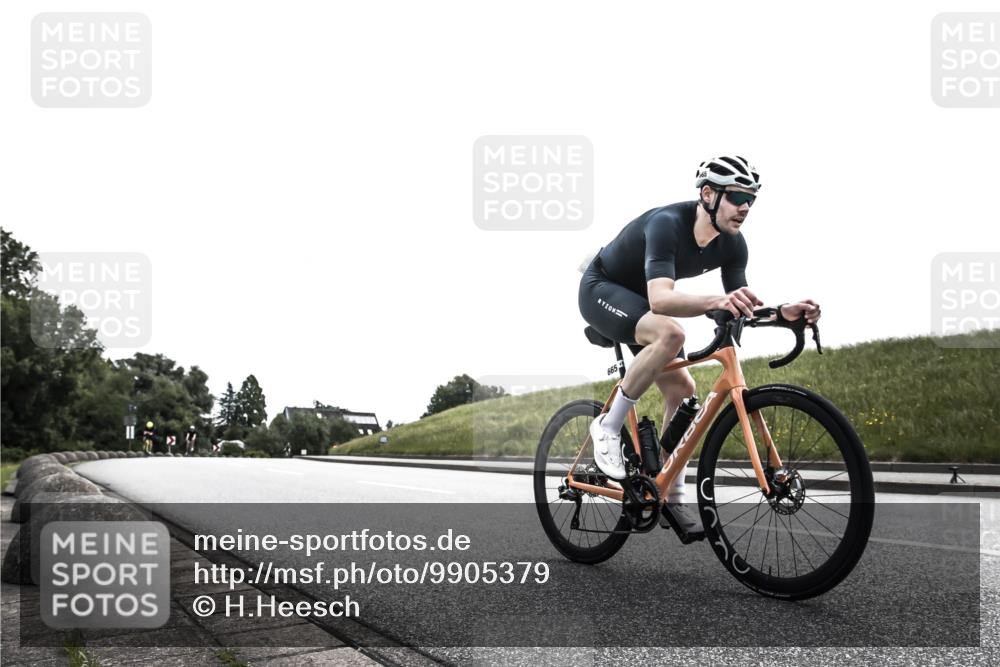 21.06.2026 - 29. Vierlanden-Triathlon H.Heesch http://msf.ph/oto/9905379 21.06.2026 11:06:20 Radfahren 56, 174, 199, 244, 665, 668, 745 meine-sportfotos.de