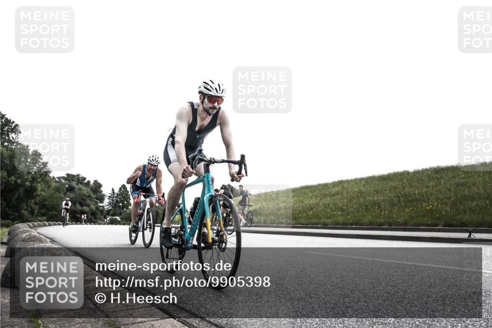 21.06.2026 - 29. Vierlanden-Triathlon H.Heesch http://msf.ph/oto/9905398 21.06.2026 11:06:45 Radfahren 674, 689, 691 meine-sportfotos.de