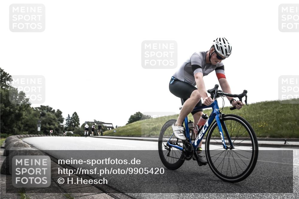 21.06.2026 - 29. Vierlanden-Triathlon H.Heesch http://msf.ph/oto/9905420 21.06.2026 11:07:02 Radfahren 284, 699 meine-sportfotos.de